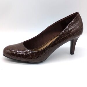 Predictions Pumps Womens Brown Croc 9.5 Classic Slip On Shoe Comfort Plus 134563